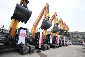 baŞkan seÇer, tbb tarafindan dÜzenlenen ‘araÇ teslİm tÖrenİ’ne katildi (3)