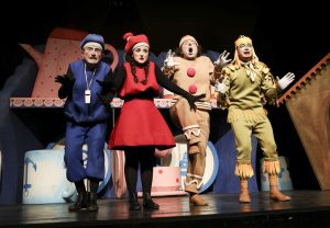 mersİn bÜyÜkŞehİr Şehİr tİyatrosu “bİskÜvİ adam” oyunu İle sİlİfkelİ mİnİklerle buluŞtu (1)