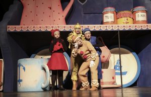 mersİn bÜyÜkŞehİr Şehİr tİyatrosu “bİskÜvİ adam” oyunu İle sİlİfkelİ mİnİklerle buluŞtu (5)