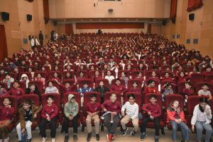 mersİn bÜyÜkŞehİr Şehİr tİyatrosu “bİskÜvİ adam” oyunu İle sİlİfkelİ mİnİklerle buluŞtu (8)