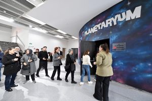 mersİn bÜyÜkŞehİr ve mersİnden kadin kooperatİfİ tekstİl atiklarini yenİden dÖnÜŞtÜrÜyor (7)