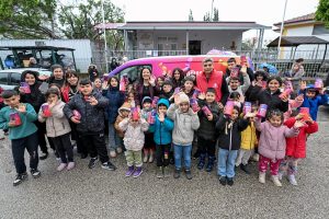 mersİn bÜyÜkŞehİr’den 13 İlÇede 60 bİn ÇocuĞa bayram hedİyesİ (3)