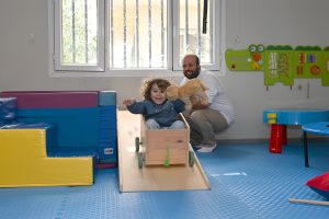 mersİn bÜyÜkŞehİrden dmd hastasi koray’a ergoterapİ desteĞİ (10)