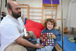 mersİn bÜyÜkŞehİrden dmd hastasi koray’a ergoterapİ desteĞİ (6)