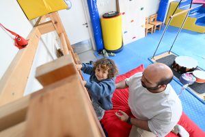 mersİn bÜyÜkŞehİrden dmd hastasi koray’a ergoterapİ desteĞİ (9)