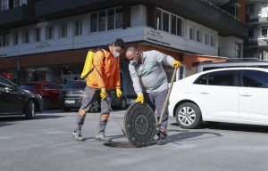 mersİn bÜyÜkŞehİr’İn İlaÇlama ekİplerİ kent genelİnde haŞere mÜcadelesİnİ sÜrdÜrÜyor (3)