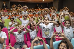 mersİn Şehİr tİyatrosu bİnlerce seyİrcİ İle ‘27 mart dÜnya tİyatro gÜnÜ’nÜ kutlamanin gururunu yaŞiyor (7)