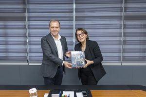 Şehİr tİyatrolari genel sanat yÖnetmenlerİnden baŞkan seÇer’e zİyaret (5)