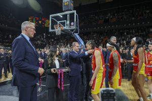 baŞkan seÇer Çbk mersİn ve athinaikos maÇini trİbÜnden takİp ettİ (4)