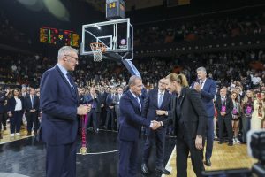 baŞkan seÇer Çbk mersİn ve athinaikos maÇini trİbÜnden takİp ettİ (5)