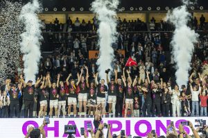 baŞkan seÇer Çbk mersİn ve athinaikos maÇini trİbÜnden takİp ettİ (8)