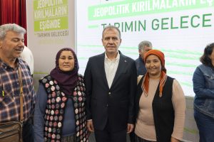 baŞkan seÇer, ‘Üretmezsek tÜkenİrİz’ konferansina katildi (5)