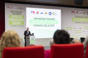 baŞkan seÇer, ‘Üretmezsek tÜkenİrİz’ konferansina katildi (6)