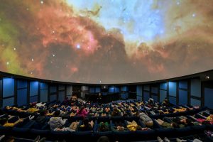 mercan bİlİm merkezİ’nde yer alan planetaryum İle Çocuklar evrenİ keŞfedİyor (1)