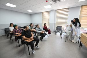 mersİn bÜyÜkŞehİr beledİyesİ’nİn Ücretsİz kurslari İstİhdamin yolunu aÇiyor (2)