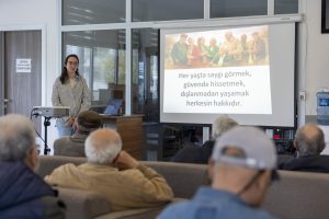 mersİn bÜyÜkŞehİr emeklİ evİ Üyelerİ akran zorbaliĞina karŞi bİlİnÇlendİrİldİ (1)
