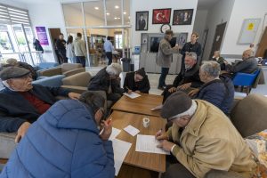 mersİn bÜyÜkŞehİr emeklİ evİ Üyelerİ akran zorbaliĞina karŞi bİlİnÇlendİrİldİ (5)