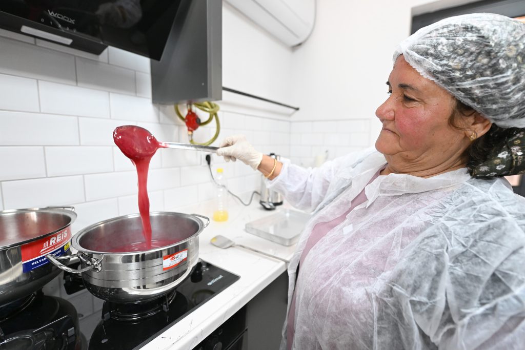 mersİn bÜyÜkŞehİr hamzabeylİ kÖyÜmÜz atÖlye’de geleneksel tatlar yenİden yorumlaniyor (3)