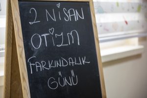 mersİn bÜyÜkŞehİr otİzm aİle daniŞma merkezİ’nde “otİzm farkindalik gÜnÜ”buluŞmasi yapildi (3)