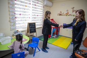 mersİn bÜyÜkŞehİr otİzm aİle daniŞma merkezİ’nde “otİzm farkindalik gÜnÜ”buluŞmasi yapildi (4)