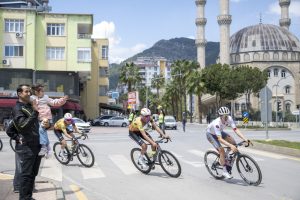 mersİn bÜyÜkŞehİr’İn dÜzenledİĞİ 8. tour of mersİn uluslararasi bİsİklet turu anamur’da start verdİ (5)