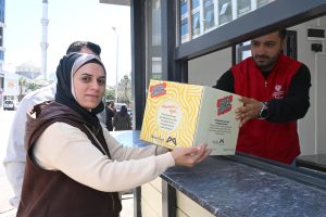 mersİn bÜyÜkŞehİr’İn fenİlketonÜrİ hastalarina gida kolİsİ desteĞİ sÜrÜyor (5)