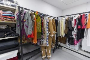 mersİn Şehİr tİyatrosu’nda kostÜmler usta ellerde hayat buluyor (5)