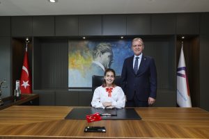 ÖĞrencİler, 23 nİsan sevİncİnİ baŞkan seÇer İle paylaŞti (4)